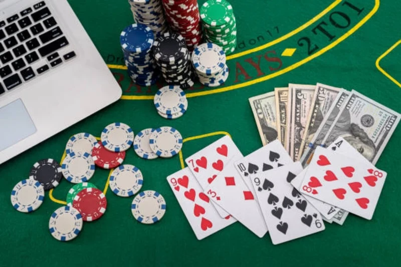 Brief overview of online Poker card game